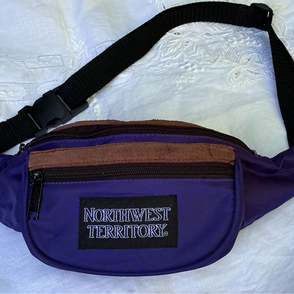 Vintage Purple Northwest Territory Fanny Pack with Suede Lining and 3 Pockets - Picture 2 of 11